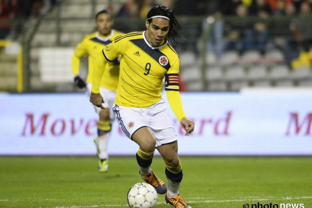 Le plongeon ridicule de Falcao