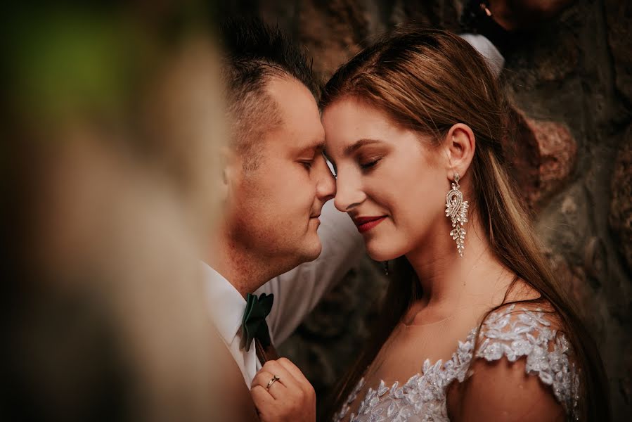 Fotógrafo de bodas Sandra Mróz-Pisarska (basniowefoto). Foto del 31 de marzo 2022