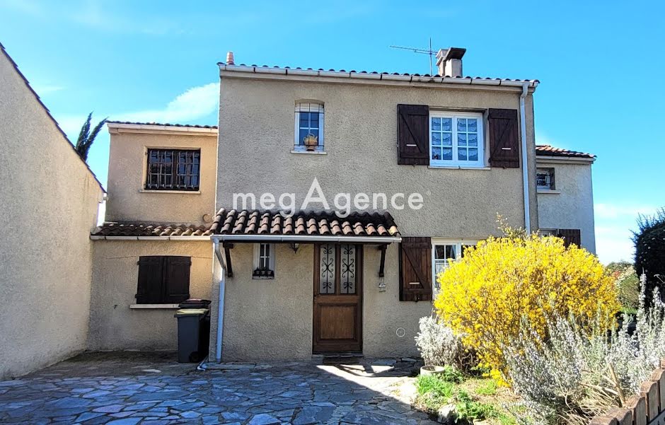 Vente maison 6 pièces 130 m² à Castres (81100), 160 000 €