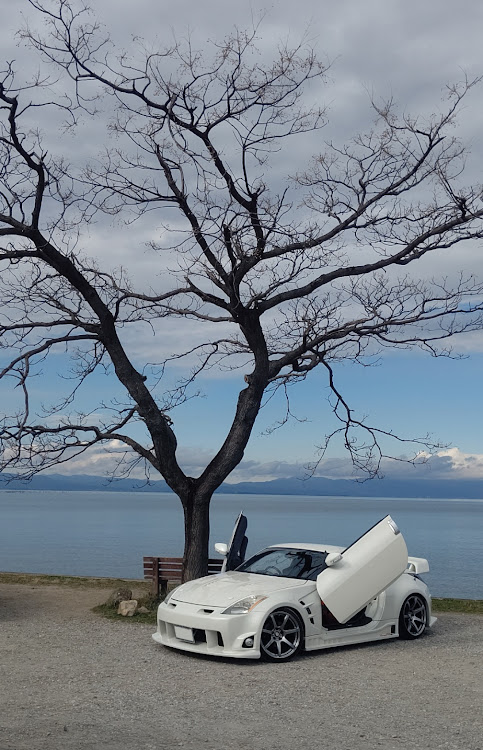 フェアレディZのZ34・あのベンチ・昼間は穏やかでいい天気・初の場所・秋晴れに関するカスタム事例の投稿画像2枚目