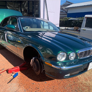 XJ J73TA