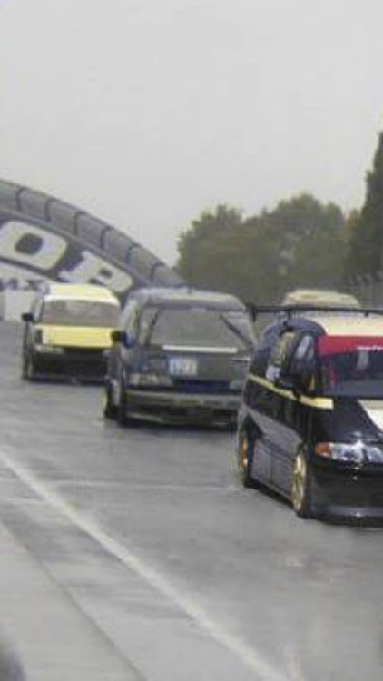 midnight88さんが投稿したエスティマ・また乗りたいな・midnight-family・midnight-racingに関するカスタム事例の投稿画像13枚目