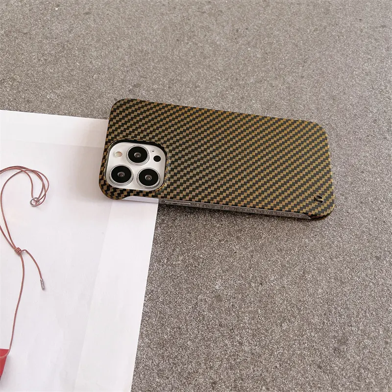 Frameless Carbon Fiber Pattern Hard Shell Phone Case provides stylish, slim protection, perfect fit, and easy access, en