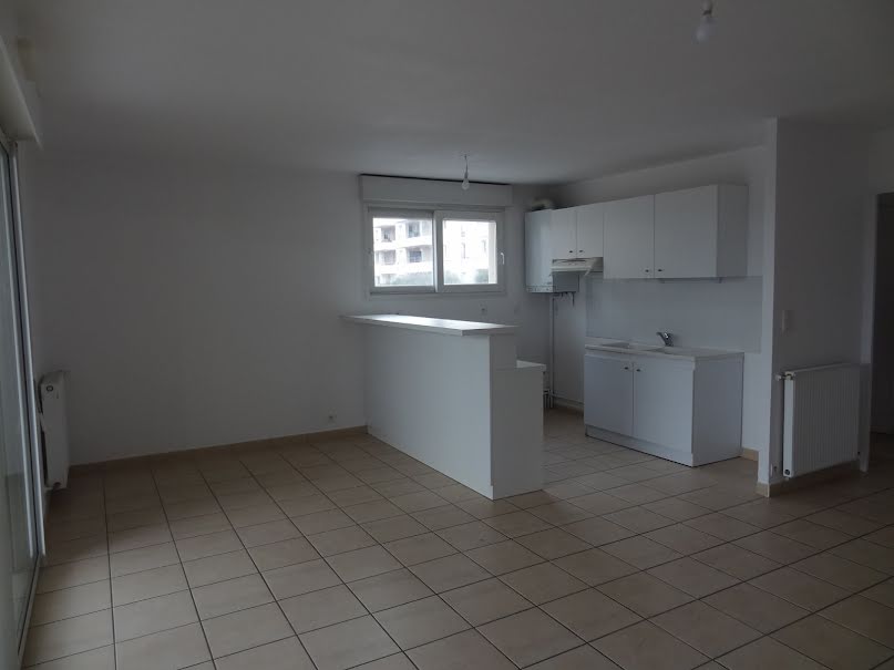 Location  appartement 3 pièces 62.7 m² à Rodez (12000), 640 €