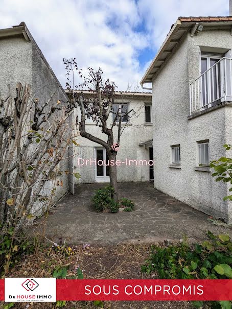 Vente maison 6 pièces 95 m² à Poitiers (86000), 189 000 €