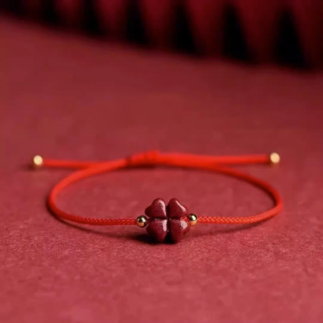 Title 5, Bracelet Rouge Cinnabar Clover Rope. Un accesso...