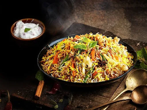 Veg Dum Biryani (Serves 1)