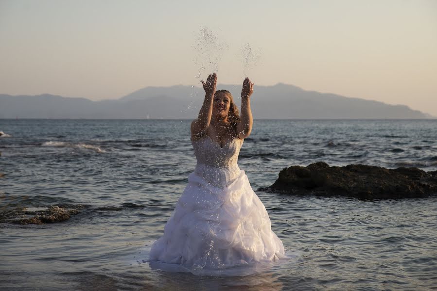 Wedding photographer Giorgos Stavros (gio1300). Photo of 26 September 2019