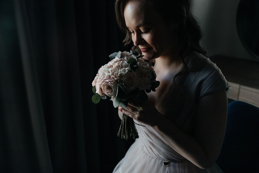 Fotógrafo de casamento Elina Larchenkova (okeyelina). Foto de 23 de junho 2022