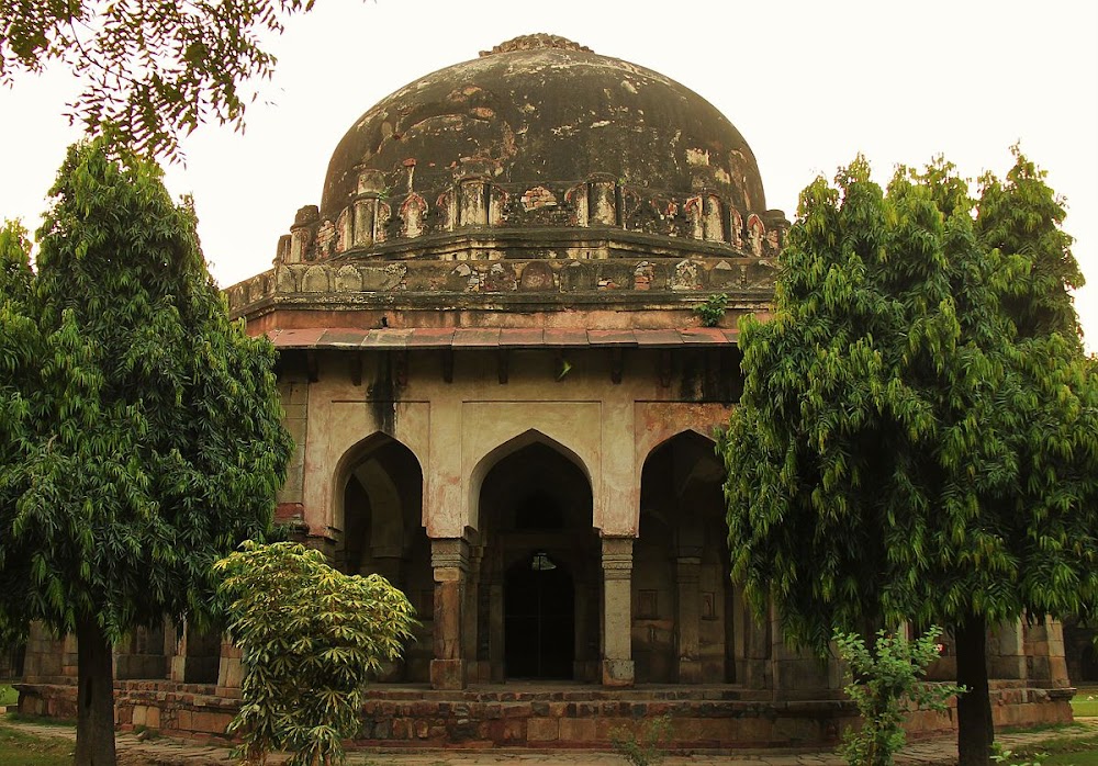 Lodhi-tomb-best-places-to-visit-in-delhi_image