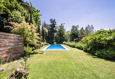 House with garden and terrace 13