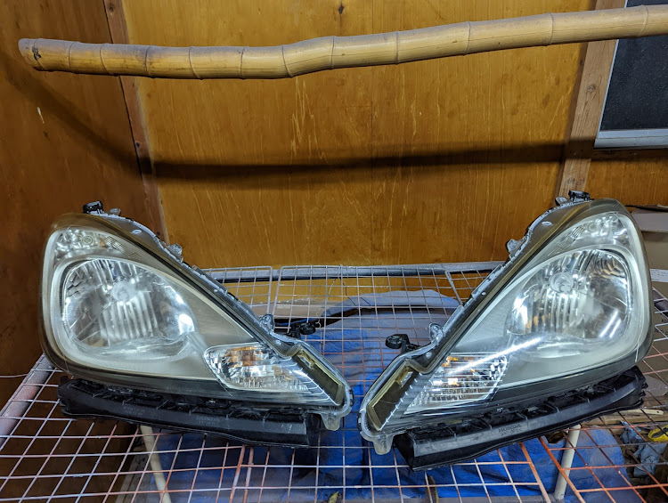 フィットのフィット・FIT GE8・FIT RS・ヘッドライトに関するカスタム事例の投稿画像1枚目