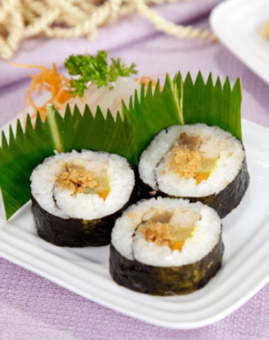 Green skin sushi curtain and sushi - 2