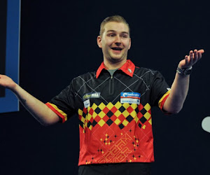 Dimitri Van den Bergh slaat opnieuw toe en stoot door naar halve finales na enorm spannende wedstrijd 