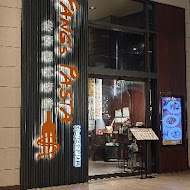 尖牙義式廚房(高雄SKM Park店)