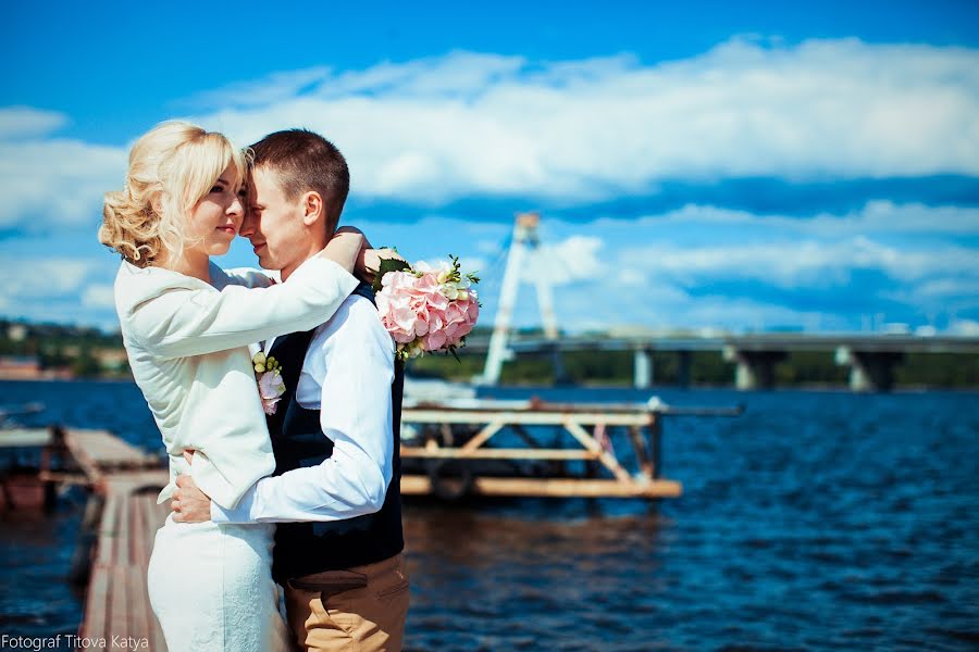 Jurufoto perkahwinan Ekaterina Titova (pusy). Foto pada 6 Ogos 2015