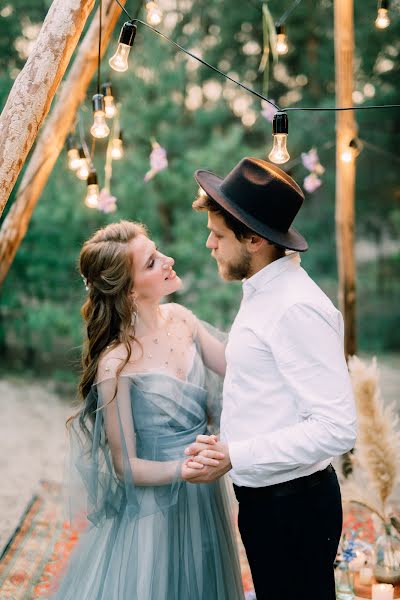 Wedding photographer Evgeniya Lozanova (lozanova). Photo of 20 May 2020