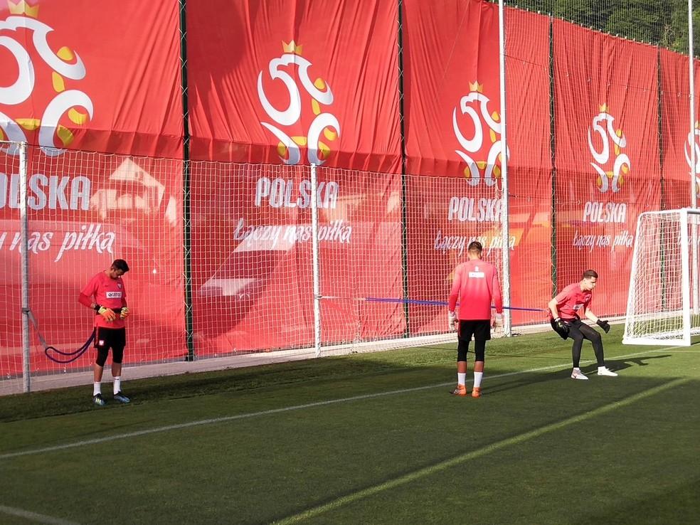 Goleiros treinam para conter o Ã­mpeto ofensido de Senegal (Foto: ReproduÃ§Ã£o )