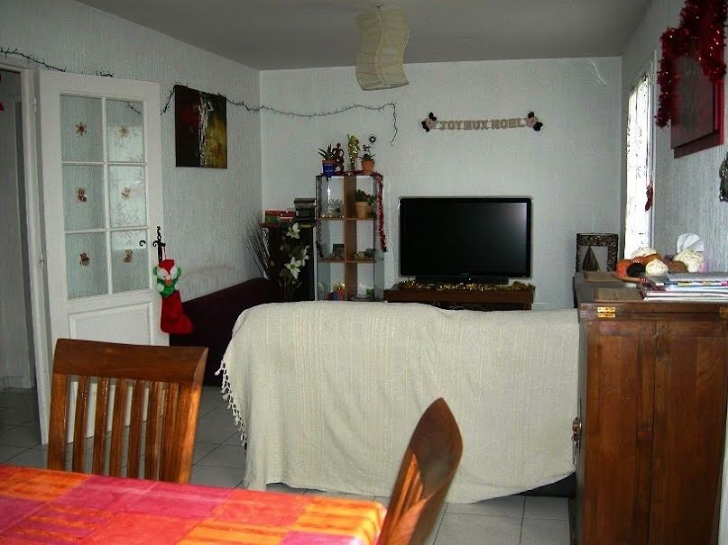 Location  maison 4 pièces 90 m² à Saix (81710), 840 €