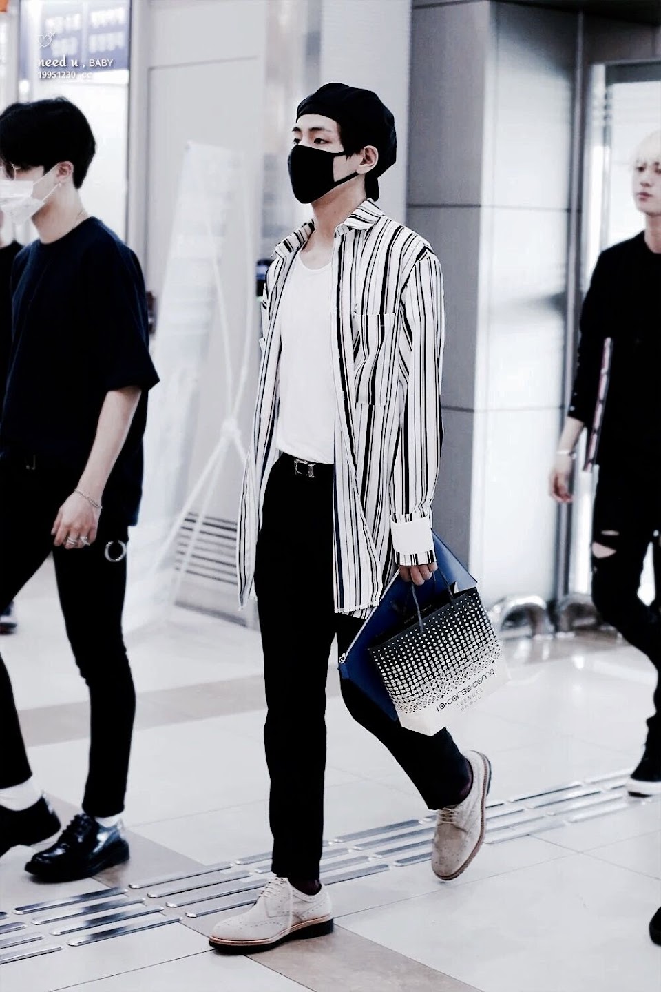 Here S Why Bts V S Fashion Style Has Suddenly Changed Koreaboo