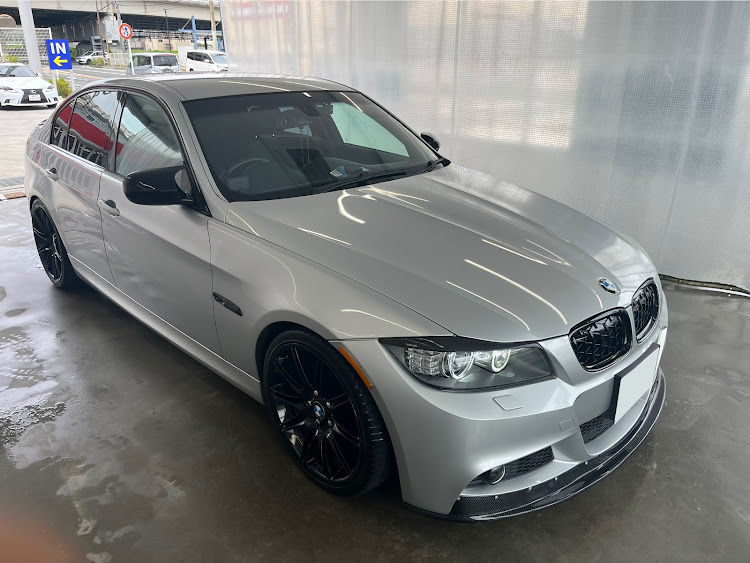 3シリーズ セダンの3シリーズ・E90・契約して来ました・純水洗車・パーツ売りますに関するカスタム事例の投稿画像1枚目