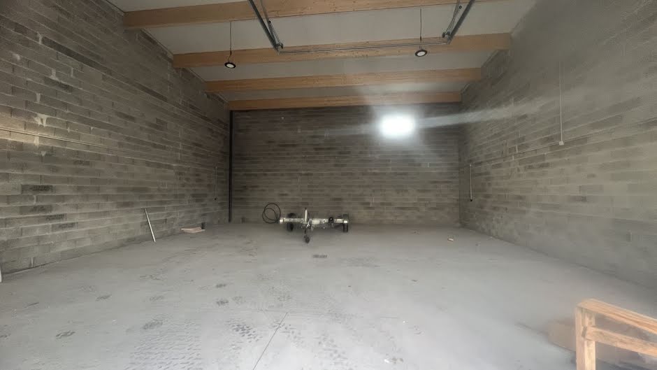 Location  locaux professionnels  130 m² à Romans-sur-isere (26100), 1 000 €