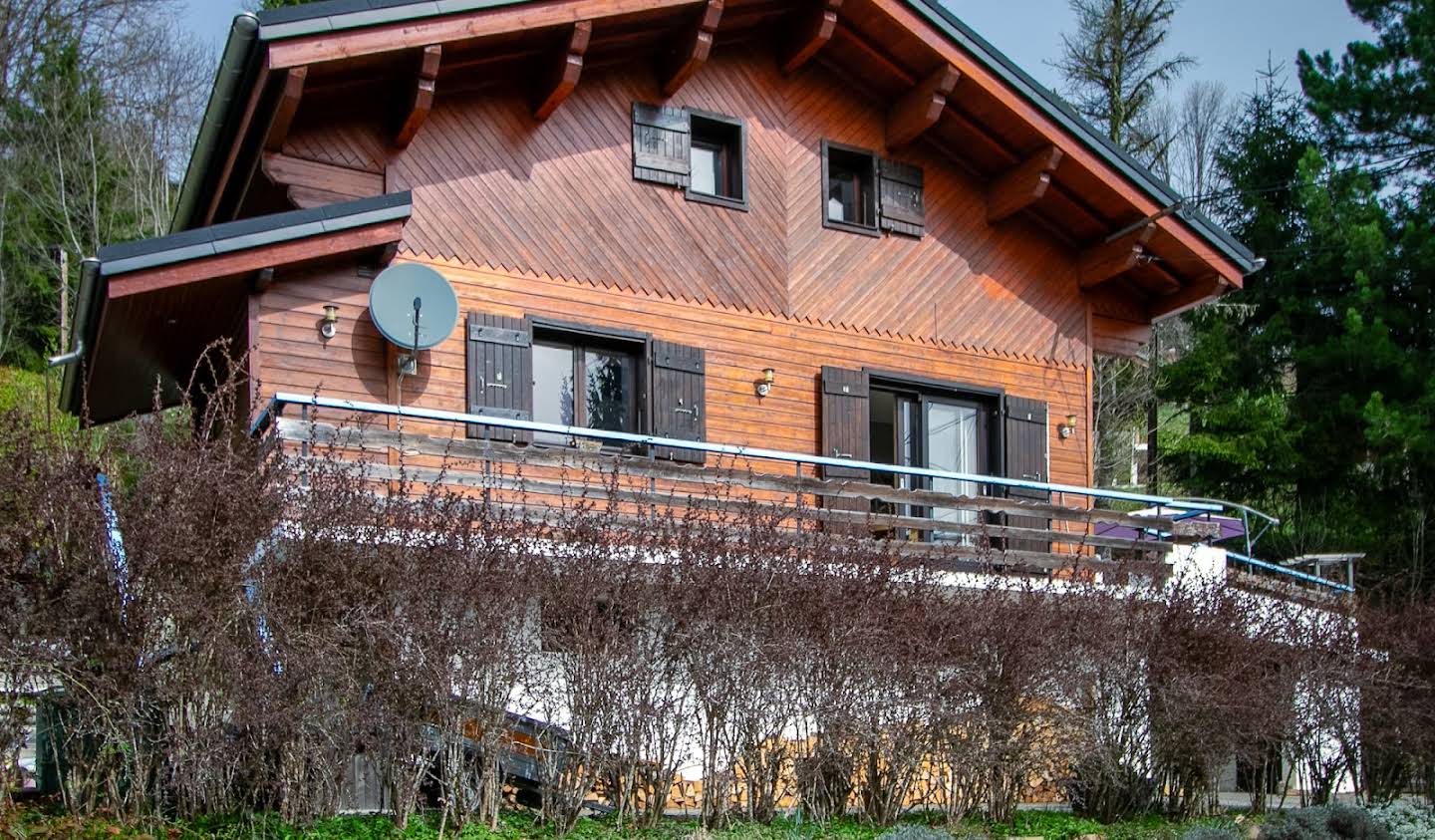 Chalet avec vue panoramique et terrasse Les Gets