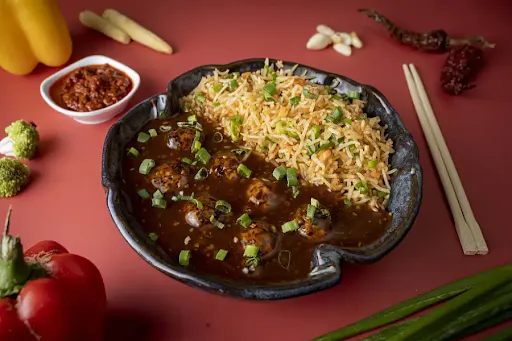 Veg Schezwan Fried Rice + Veg Manchurian Sauce + Veg Momo