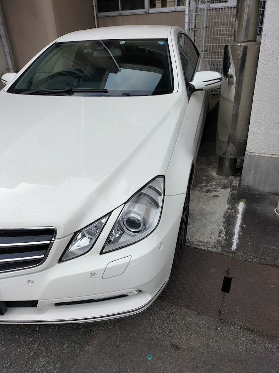 Eクラス セダンの地震大丈夫でしたか？・車高調整・3.11 忘れない。・暑さ寒さも彼岸まで・コロナが早く終息しますようにに関するカスタム事例の投稿画像1枚目