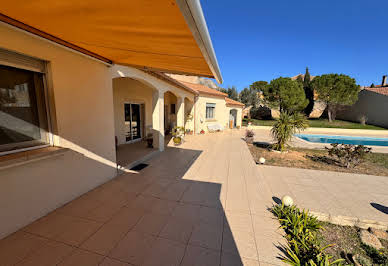 Maison avec piscine et terrasse 9