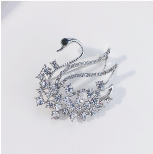 Corsage para mujer con aleación electroplateada que preserva el color, mantén tus flores frescas y vibrantes por más tiempo.