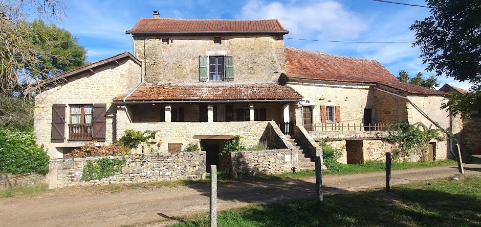 Vente maison 6 pièces 112 m² à Villeneuve (12260), 175 000 €