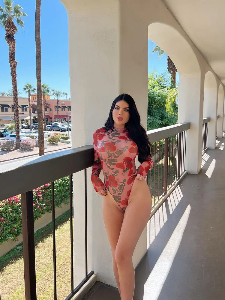 Title 3, Kombinezon z długim rękawem i nadrukiem róż na ...