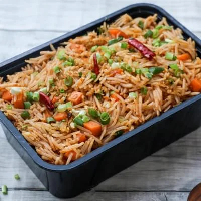 Veggie Rice In Schewan Sauce Regular