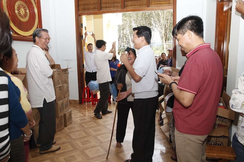 Nhóm Bác Ái: Trao tặng tình thương tại Kontum 09.2018