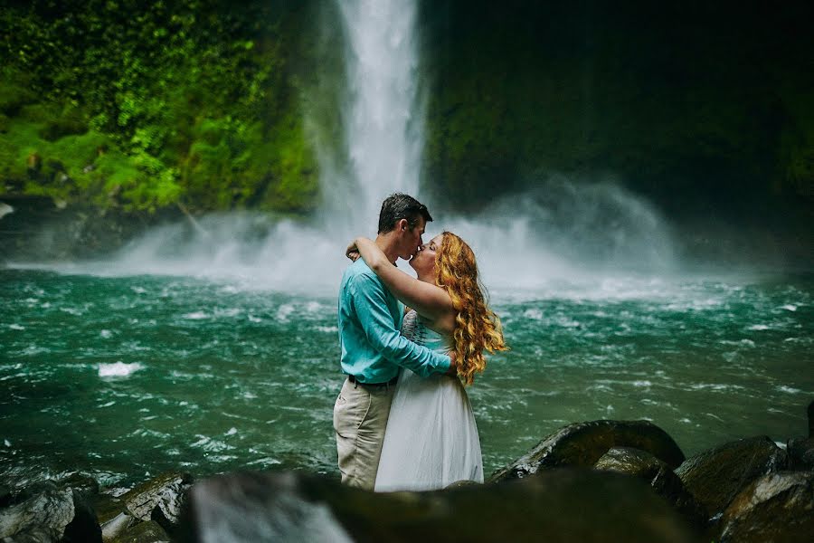 Fotógrafo de bodas Christopher Alpízar Gaviria (crissorama). Foto del 23 de enero 2022