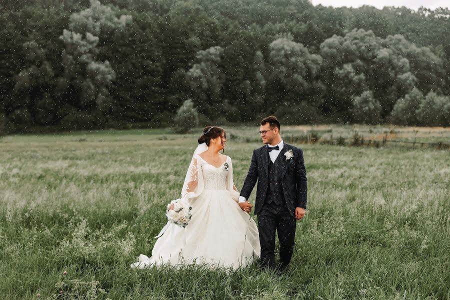 Fotografo di matrimoni Darina Zapesochnaya (zapesochnayad). Foto del 8 novembre 2019