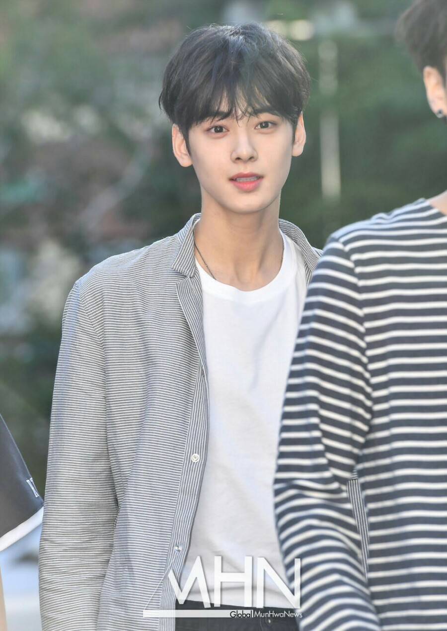 Here's What Cha Eunwoo Actually Looks Like In Real Life - Koreaboo