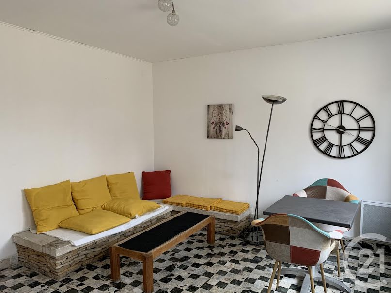 Location meublée maison 3 pièces 74.08 m² à Saint-Etienne-des-Sorts (30200), 690 €