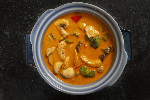 Chicken Stir Fry In Red Curry