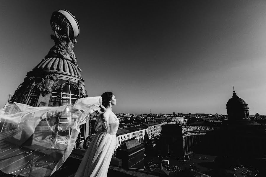 Wedding photographer Sergey Naumenko (zenit41k). Photo of 8 December 2021