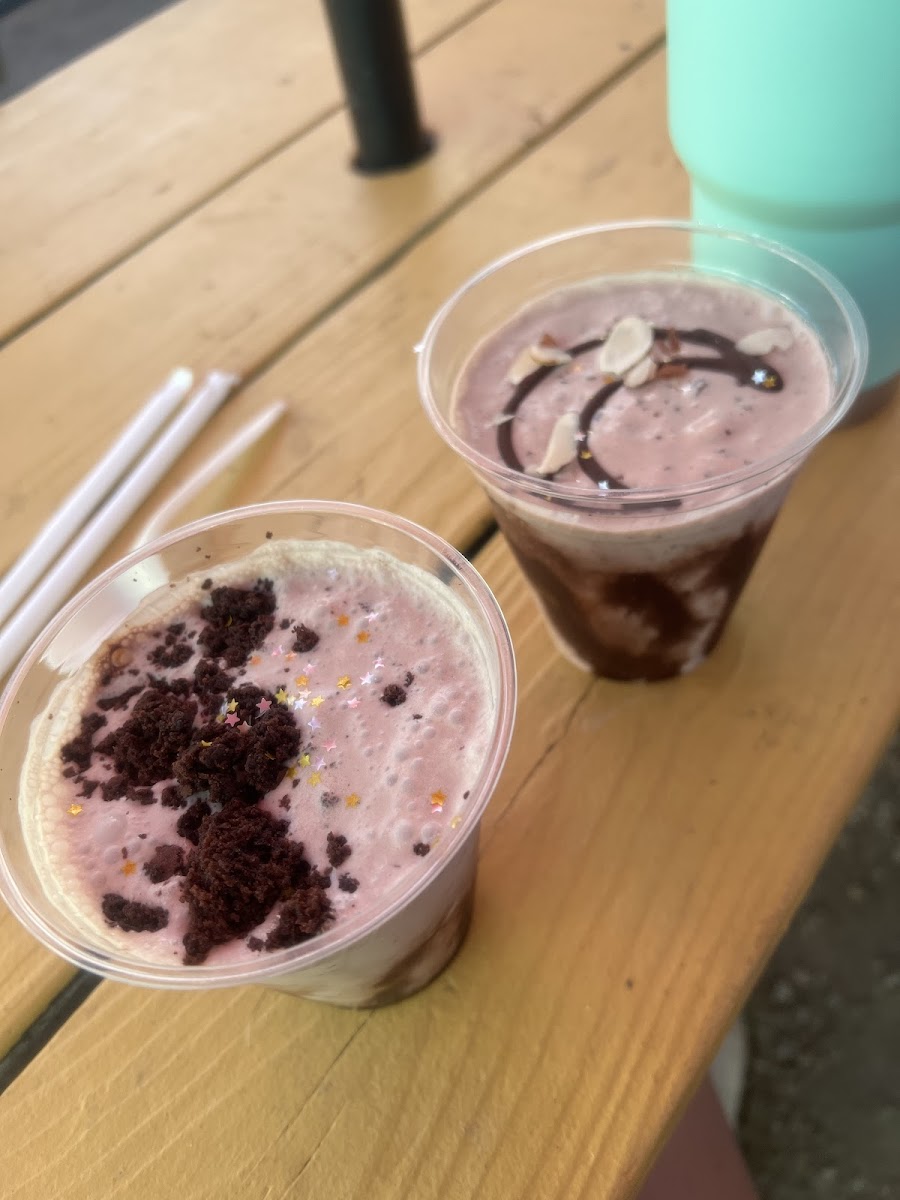 GF and vegan shakes from the neighbor foodtruck