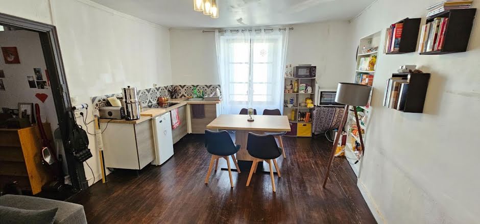 Vente maison 7 pièces 160 m² à Poitiers (86000), 240 000 €