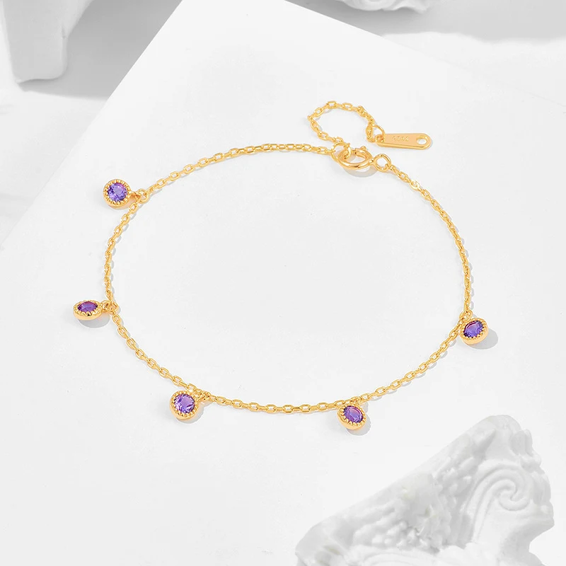 Bracelet rétro luxe femme Luxe abordable au style vintage. Élégance intemporelle. Le bijou parfait pour un look rétro chic. Un accessoire de mode.