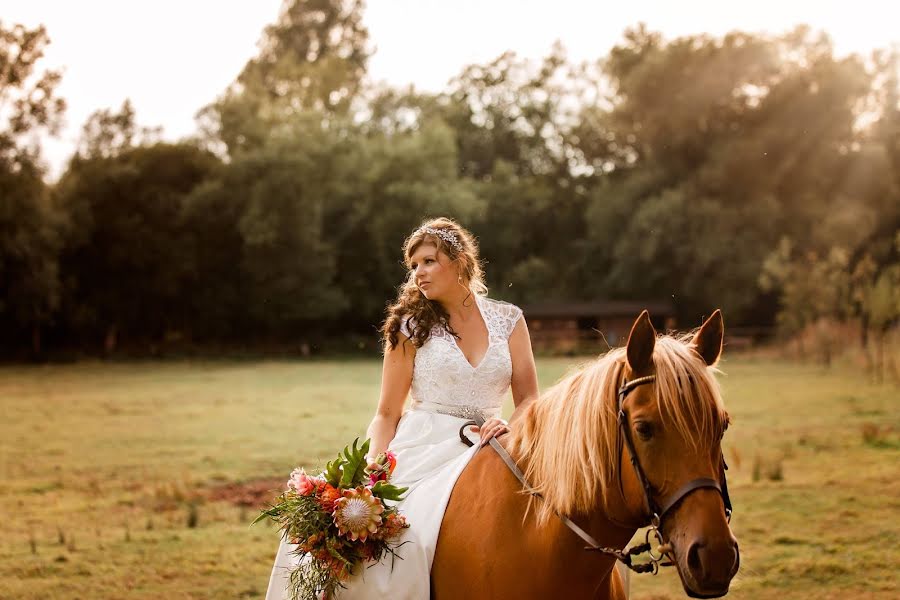 Fotograful de nuntă Gemma Wilson (romylawrence). Fotografia din 8 iunie 2023