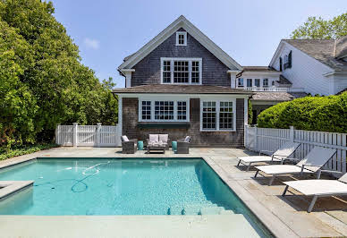 House with pool and garden 1