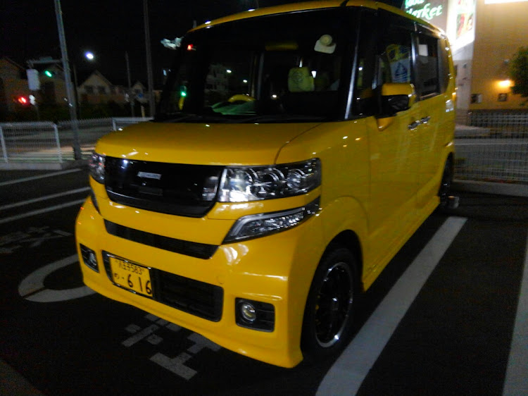 NボックスカスタムのHONDA The Power of Dreams・ゴンちゃん横向き撮影✨・オオトリトマの花・トイプーとゴンちゃん動画・スーパーの灯りは映える🎵に関するカスタム事例の投稿画像2枚目