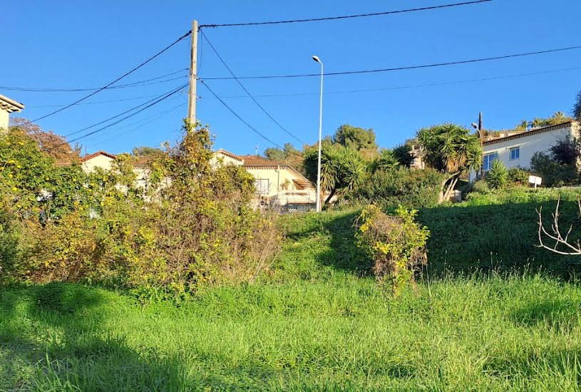  Vente Terrain + Maison - Terrain : 520m² - Maison : 103m² à Cagnes-sur-Mer (06800) 