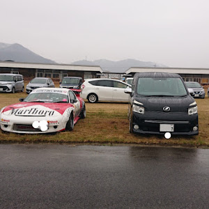 ヴォクシー ZRR70W