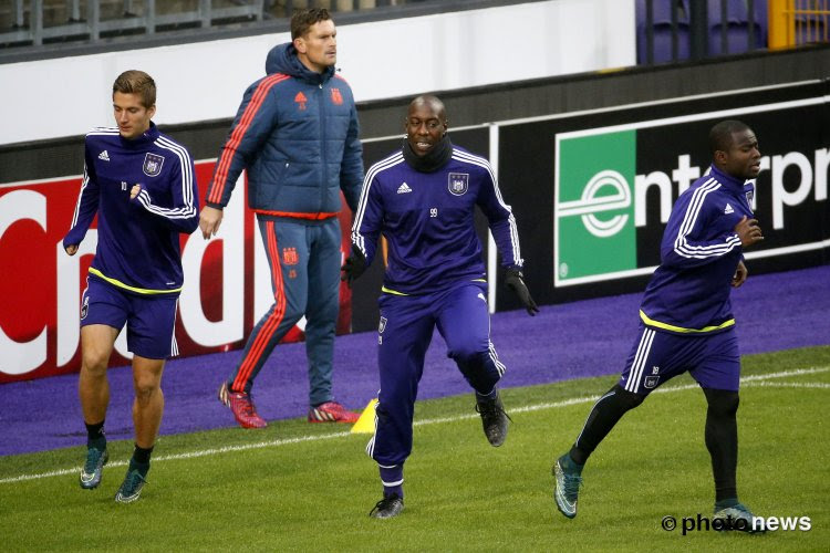 "Ik noem geen sleutelspelers van Anderlecht, anders lees ik morgen: 'Tottenham zit achter... Okaka aan'"